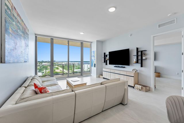 220 Lake Shore Drive 1209, Lake Park, FL 33403