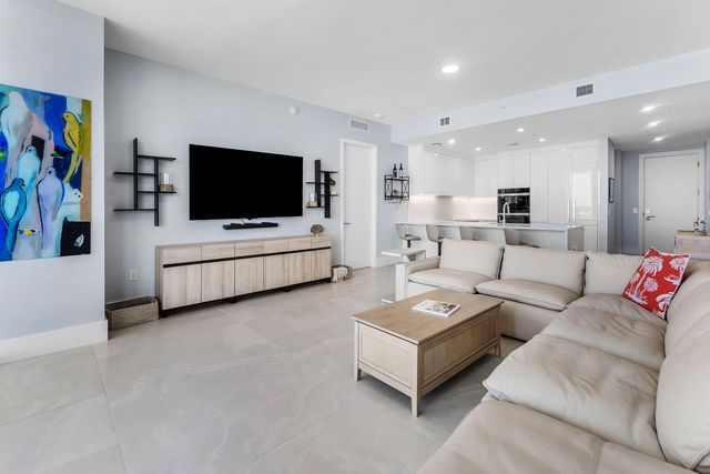 220 Lake Shore Drive 1209, Lake Park, FL 33403