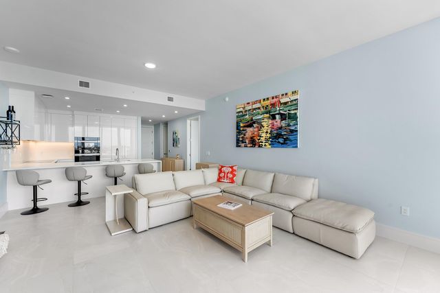 220 Lake Shore Drive 1209, Lake Park, FL 33403