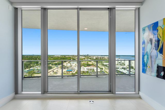 220 Lake Shore Drive 1209, Lake Park, FL 33403