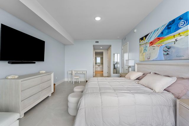 220 Lake Shore Drive 1209, Lake Park, FL 33403