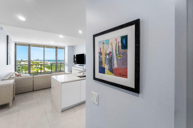 220 Lake Shore Drive 1209, Lake Park, FL 33403