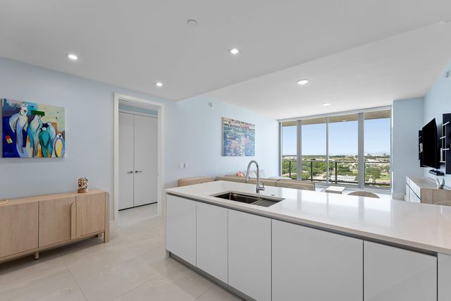 220 Lake Shore Drive 1209, Lake Park, FL 33403