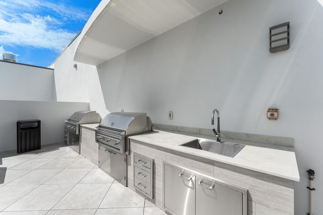 220 Lake Shore Drive 1209, Lake Park, FL 33403