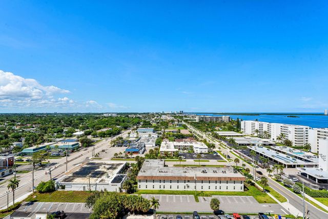 220 Lake Shore Drive 1209, Lake Park, FL 33403