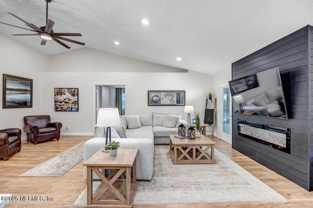 1929 VILLAGE TRAIL Way, St. Johns, FL 32259