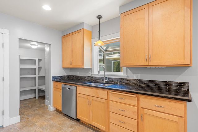 107 W 18TH Ave, Spokane, WA 99203