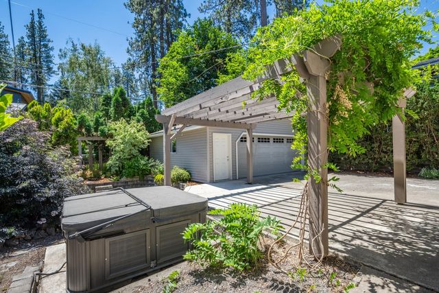107 W 18TH Ave, Spokane, WA 99203
