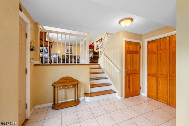 211 Park Ave, Emerson Boro, NJ 07630