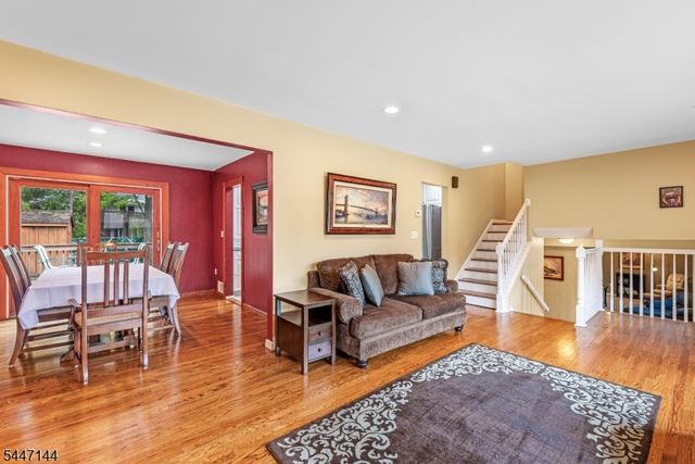211 Park Ave, Emerson Boro, NJ 07630