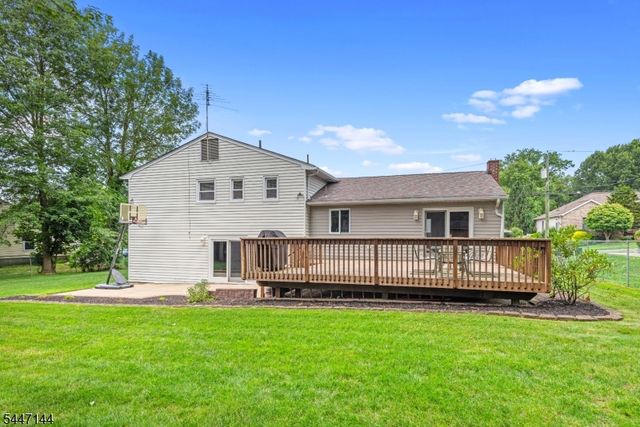 211 Park Ave, Emerson Boro, NJ 07630