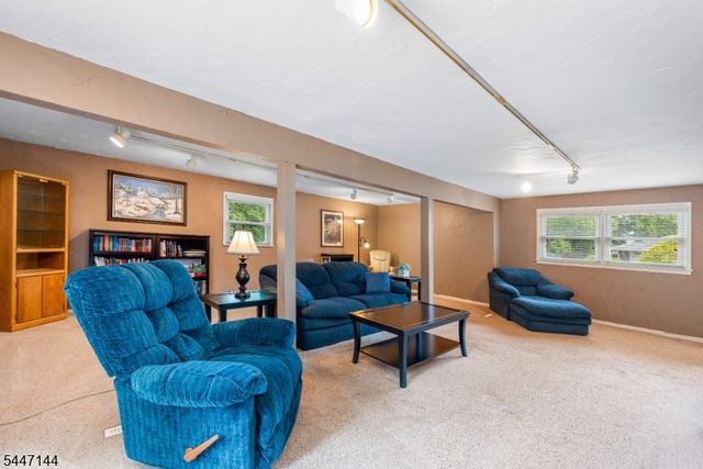211 Park Ave, Emerson Boro, NJ 07630