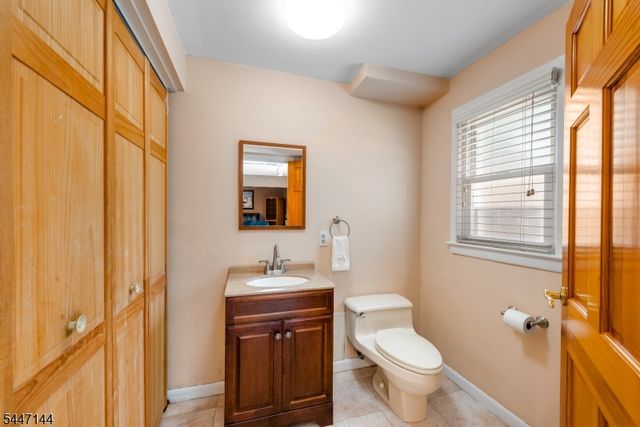 211 Park Ave, Emerson Boro, NJ 07630