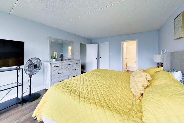 2015 S FINLEY Road 310, Lombard, IL 60148