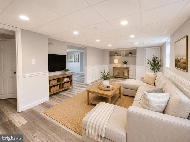 228 POMONA AVE, Glassboro, NJ 08028