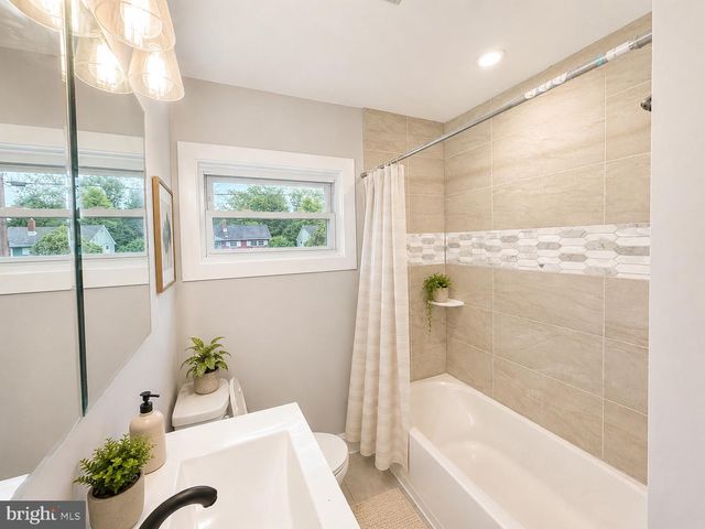 228 POMONA AVE, Glassboro, NJ 08028
