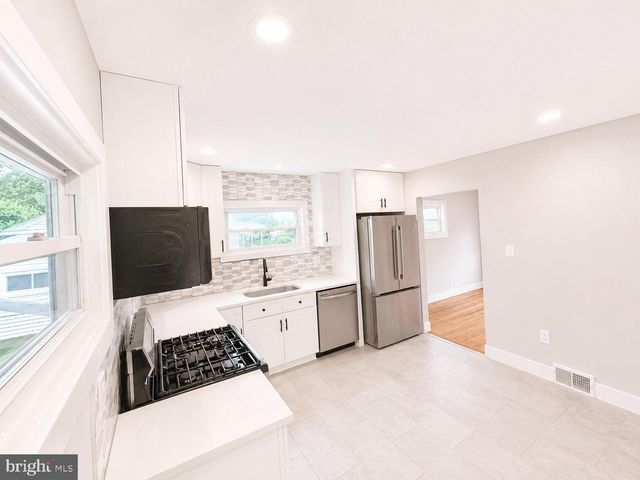 228 POMONA AVE, Glassboro, NJ 08028