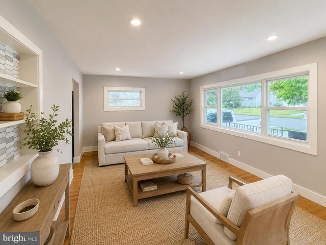 228 POMONA AVE, Glassboro, NJ 08028