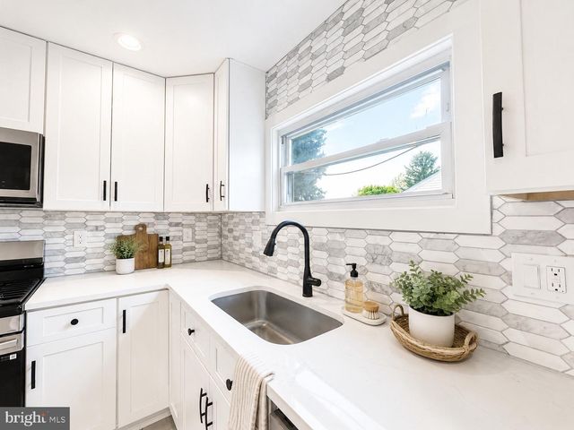 228 POMONA AVE, Glassboro, NJ 08028