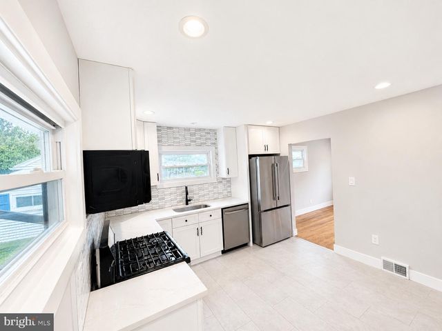 228 POMONA AVE, Glassboro, NJ 08028