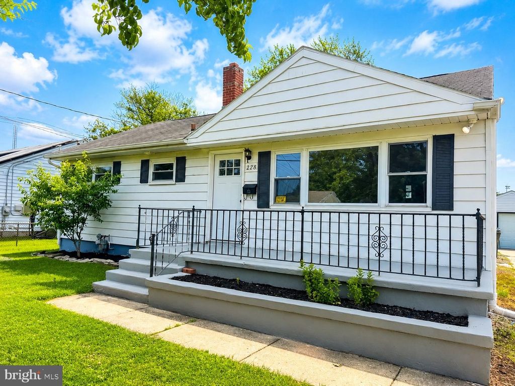 228 POMONA AVE, Glassboro, NJ 08028