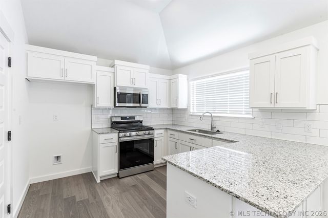 15027 S Poplar Place, Glenpool, OK 74033