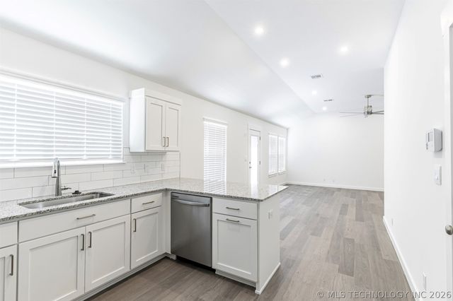 15027 S Poplar Place, Glenpool, OK 74033