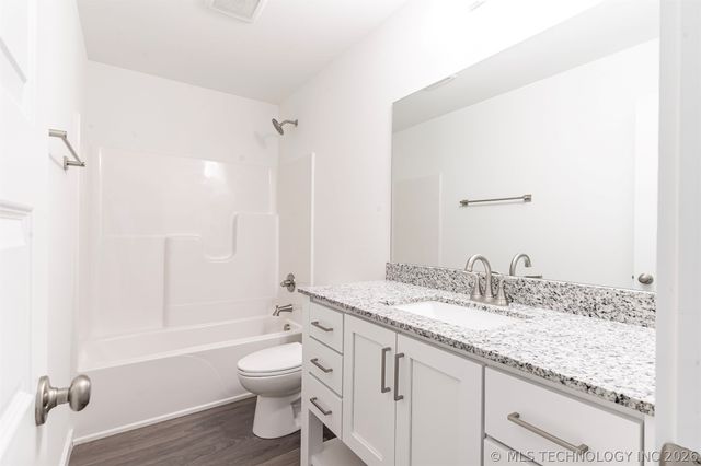 15027 S Poplar Place, Glenpool, OK 74033