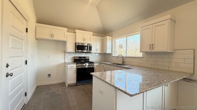 15027 S Poplar Place, Glenpool, OK 74033