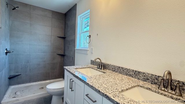 15027 S Poplar Place, Glenpool, OK 74033