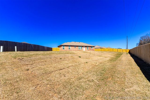 15027 S Poplar Place, Glenpool, OK 74033