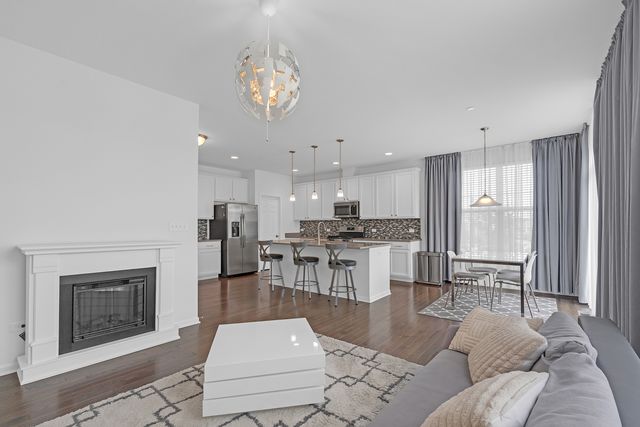 1134 E BAUER Road, Naperville, IL 60563