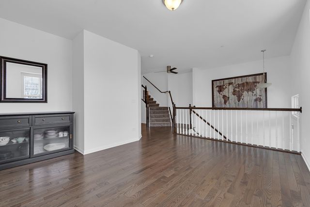 1134 E BAUER Road, Naperville, IL 60563