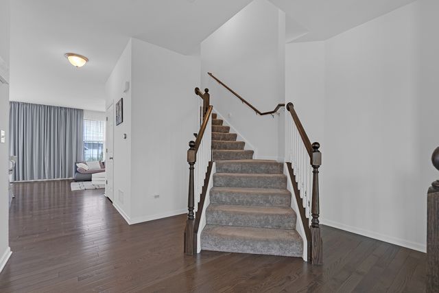 1134 E BAUER Road, Naperville, IL 60563