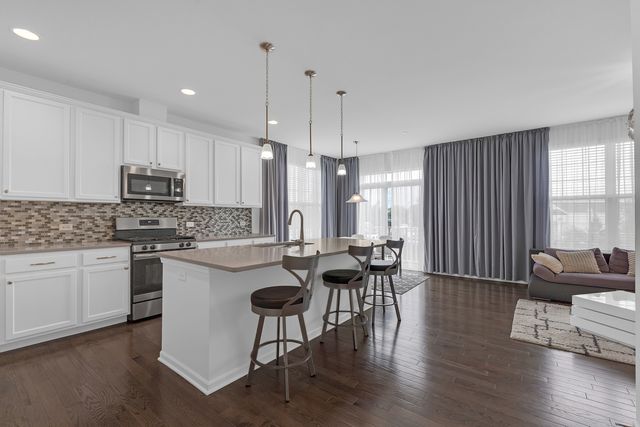 1134 E BAUER Road, Naperville, IL 60563