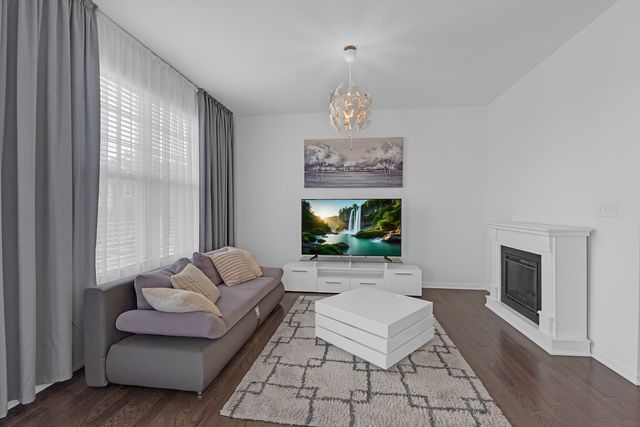 1134 E BAUER Road, Naperville, IL 60563
