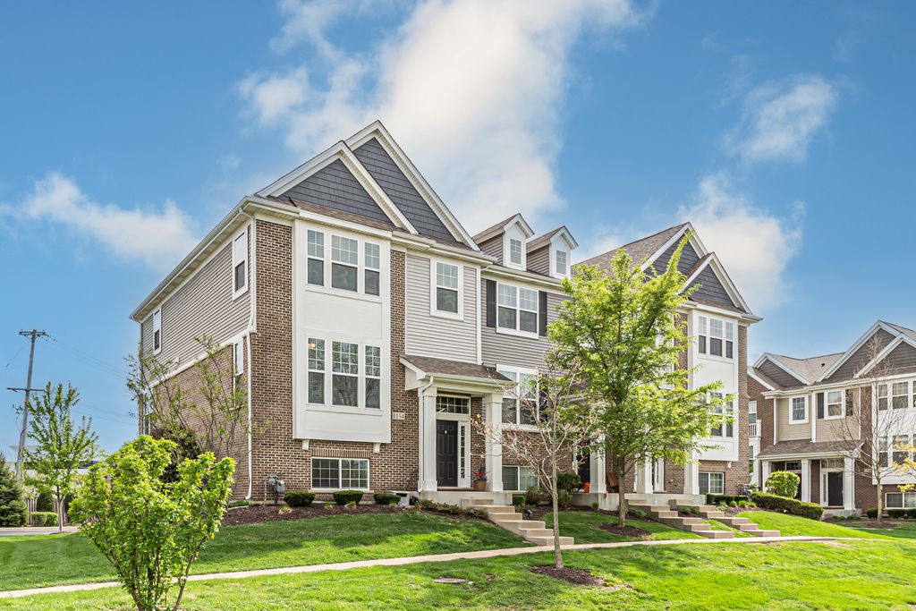 1134 E BAUER Road, Naperville, IL 60563