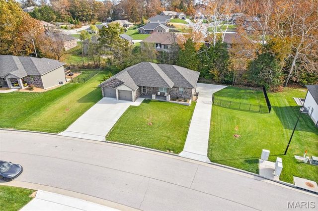 1326 Summerfield Drive, Jefferson City, MO 65109