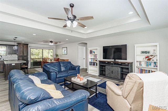 1326 Summerfield Drive, Jefferson City, MO 65109