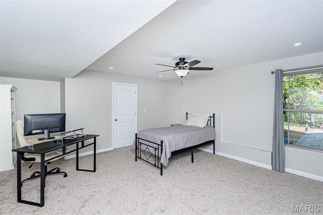 1326 Summerfield Drive, Jefferson City, MO 65109