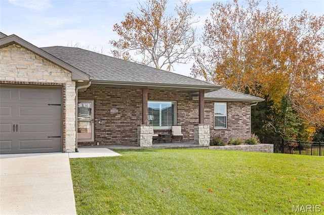 1326 Summerfield Drive, Jefferson City, MO 65109