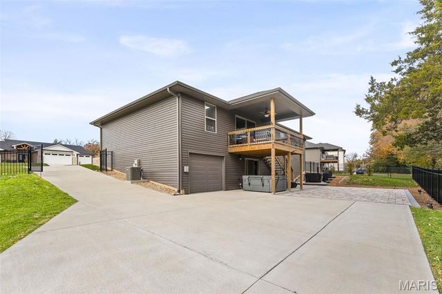 1326 Summerfield Drive, Jefferson City, MO 65109