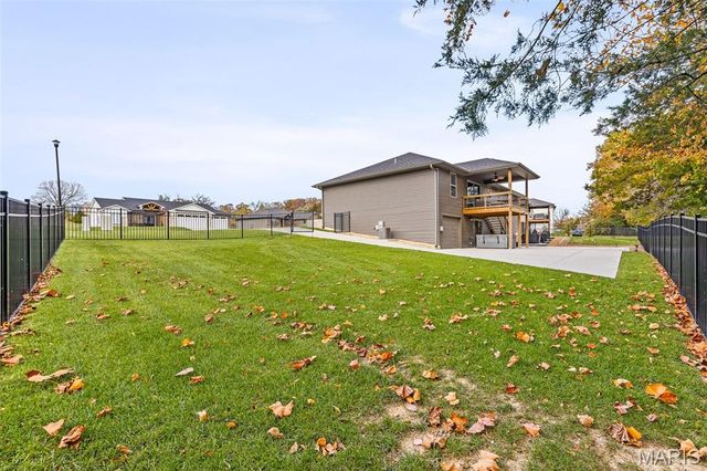 1326 Summerfield Drive, Jefferson City, MO 65109