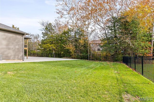 1326 Summerfield Drive, Jefferson City, MO 65109