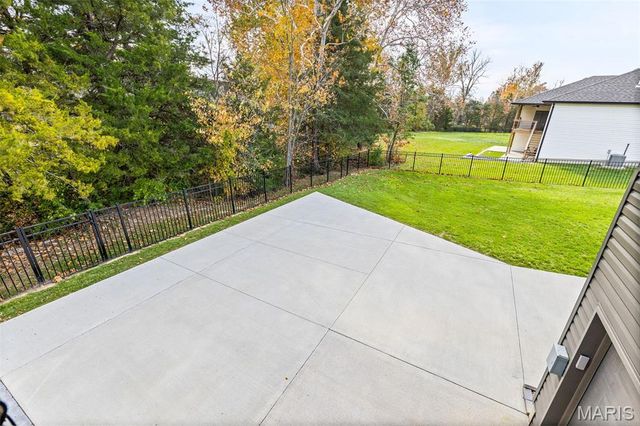 1326 Summerfield Drive, Jefferson City, MO 65109