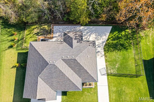 1326 Summerfield Drive, Jefferson City, MO 65109