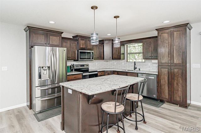 1326 Summerfield Drive, Jefferson City, MO 65109