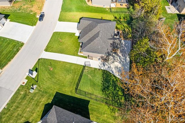 1326 Summerfield Drive, Jefferson City, MO 65109