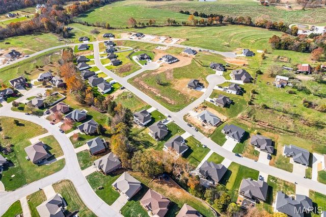 1326 Summerfield Drive, Jefferson City, MO 65109