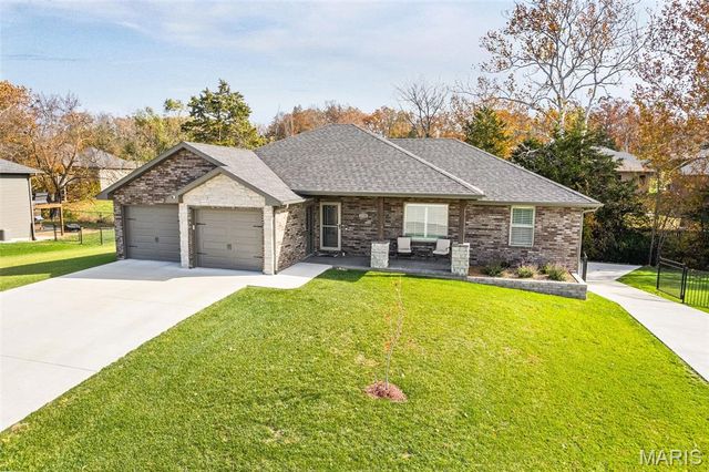 1326 Summerfield Drive, Jefferson City, MO 65109